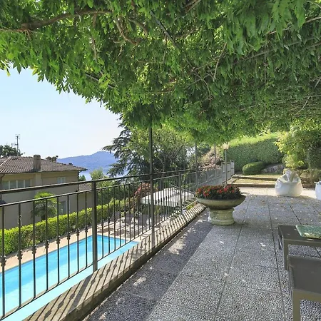 Villa Meina Lodge *